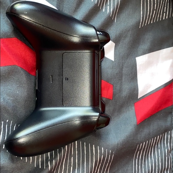 Xbox one controller - Picture 2 of 2